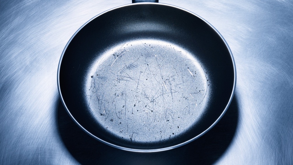 Should I Throw Away My Scratched Non-Stick Pan? 