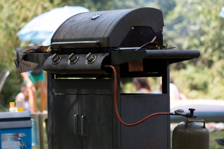 Is It Better to Cover a Gas Grill or Not? Essential Guide