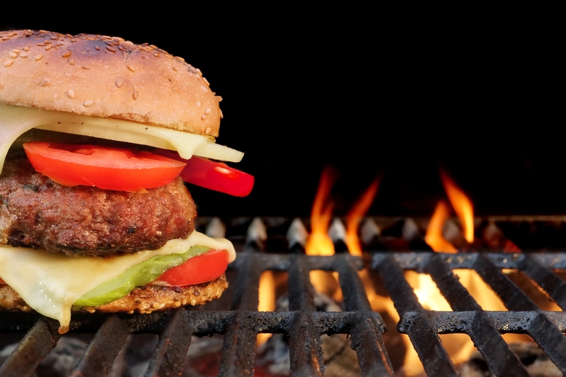 How Long to Grill Burgers on Charcoal? A Guide to Perfectly Cooked Burgers