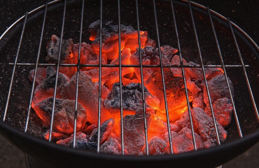 How to Make a Charcoal Grill Hotter: Tips and Tricks